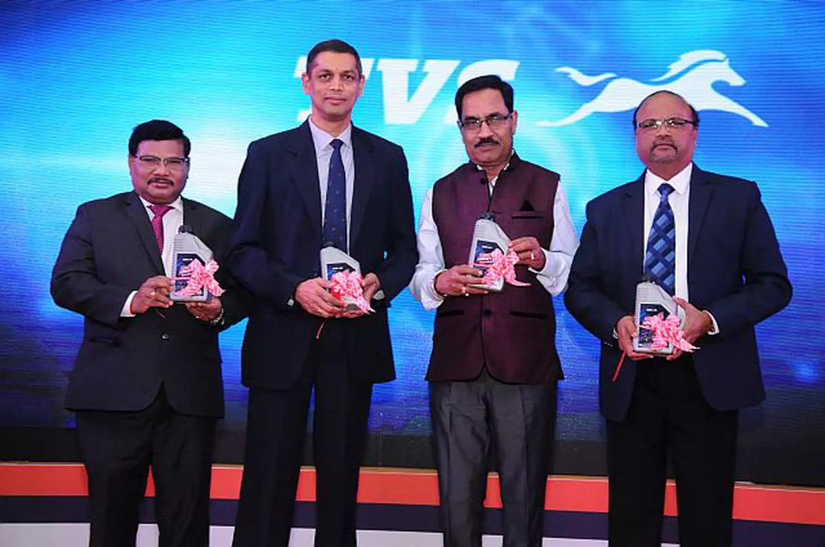  K Venkateswarlu, Senior Vice President – Parts Business, TVS Motor, releases the new product TRU4 KRAAFT engine oil