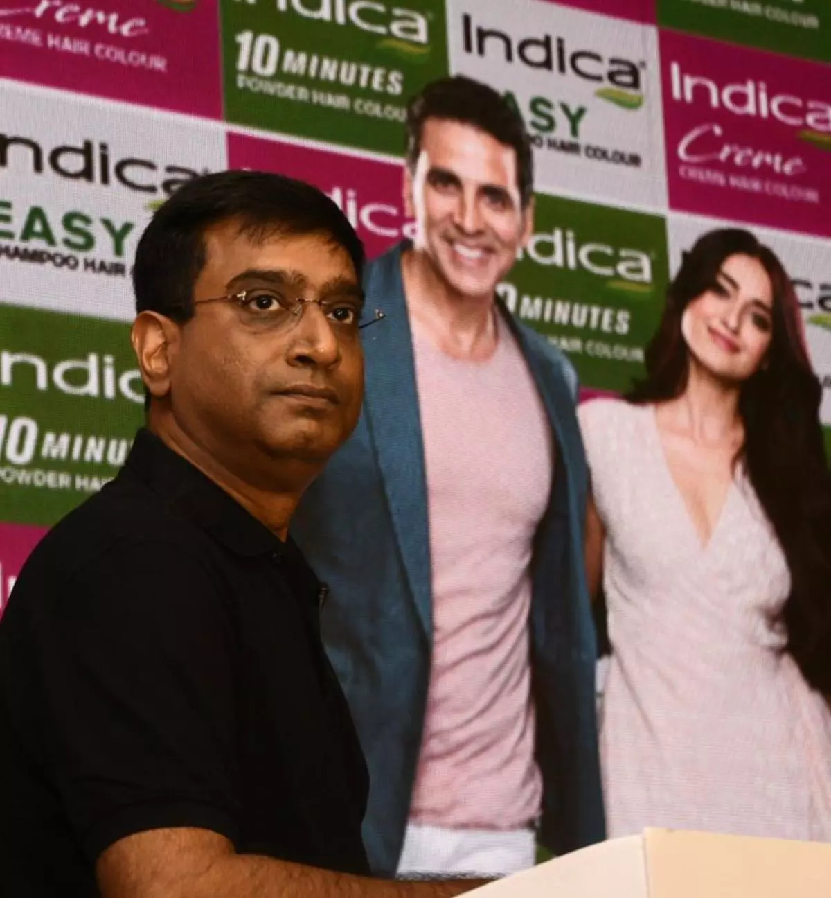 Akshay Kumar, Ilena D'Cruz are new brand ambassadors of CavinKare's Indica  herbal colour products - The Hindu BusinessLine