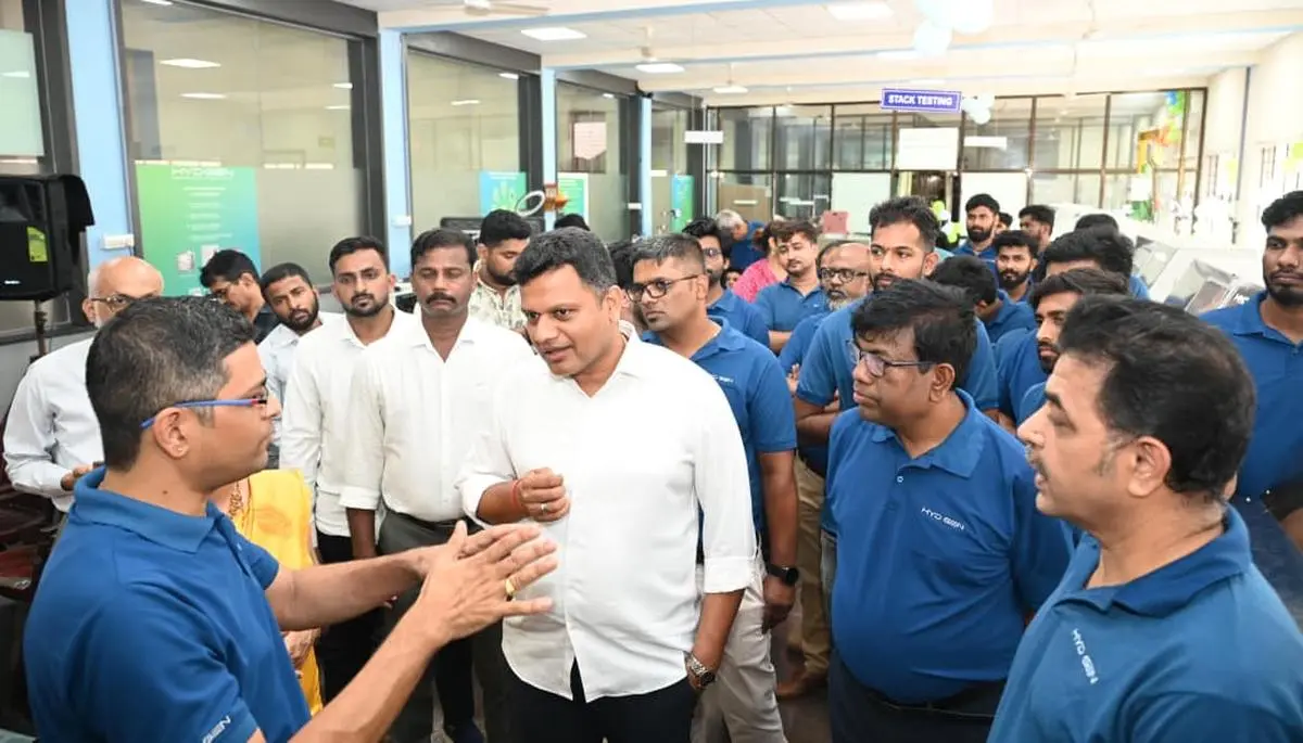 thehindubusinessline.com - HYDGEN dispatches industrial hydrogen generation skids to Surat's diamond industry