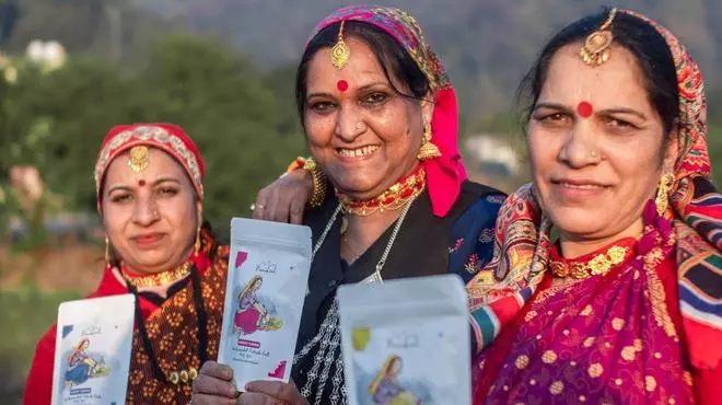 Shashi Baghuguna Raturi, founder of Namakwali, with two of her team members 