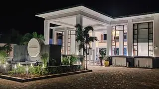 Le Radisson Hotels Group compte actuellement environ 19 000 employés et 16 000 membres supplémentaires de l'équipe participeront bientôt Le Radisson Hotels Group compte actuellement environ 19 000 employés et 16 000 membres supplémentaires de l'équipe participeront bientôt