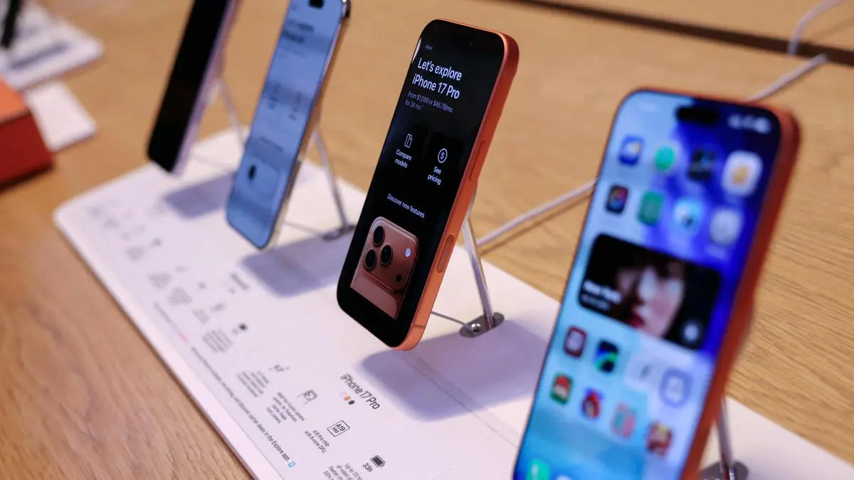 Brands toggle smartphone features to adjust memory costs