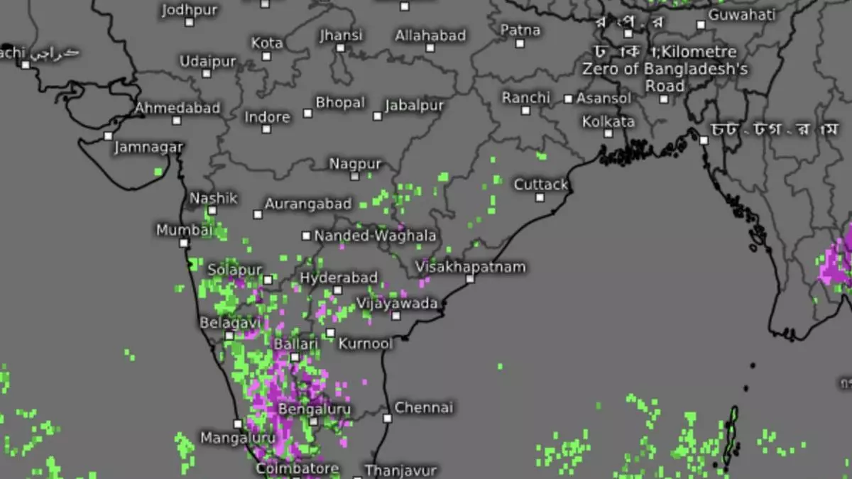 Low-pressure Area Forms Over Bay, To Rapidly Strengthen As Depression ...