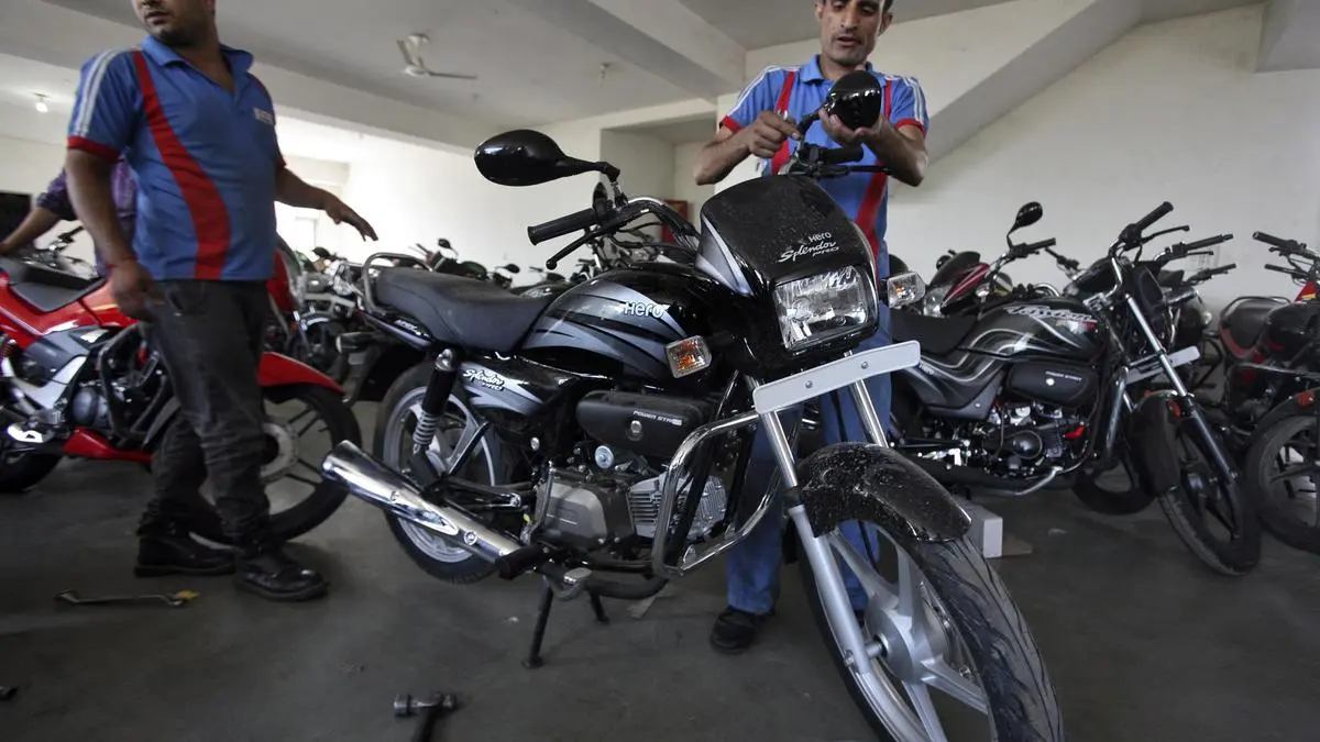 For the first time in last three years, entry bike sales sparkle in this festival period