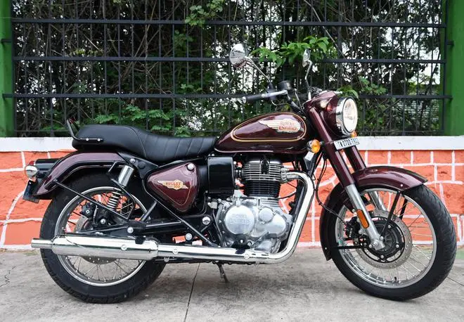 There are differences in design between the Classic 350 and the new Bullet 350, but the multiple shared parts, especially at the front does make them look like fraternal twins. There are differences in design between the Classic 350 and the new Bullet 350, but the multiple shared parts, especially at the front does make them look like fraternal twins.