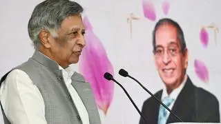 Baba Kalyani, MD, Bharat Forge, speaking at a memorial meeting for N. Vaghul, doyen of Indian banking, in Chennai on Thursday  Baba Kalyani, MD, Bharat Forge, speaking at a memorial meeting for N. Vaghul, doyen of Indian banking, in Chennai on Thursday