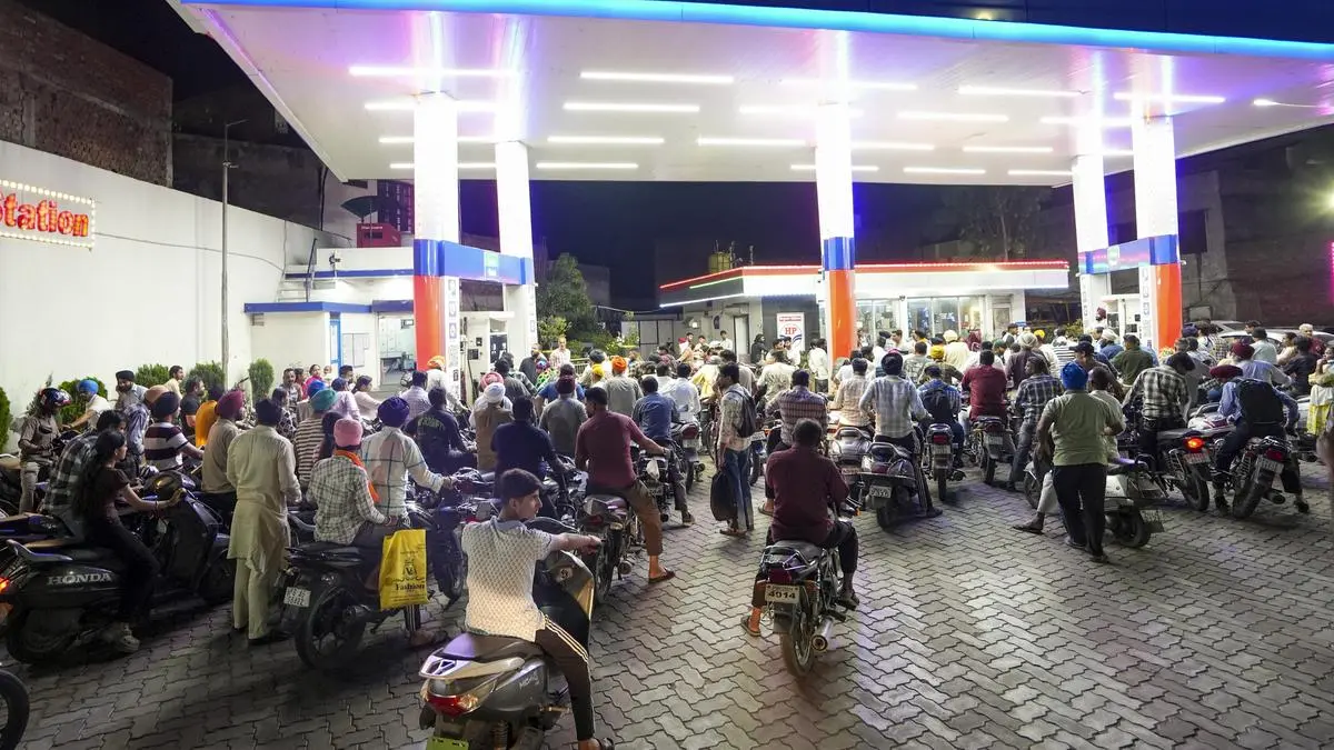 Govt says fuel supplies sufficient despite war disruption, avoid panic buying