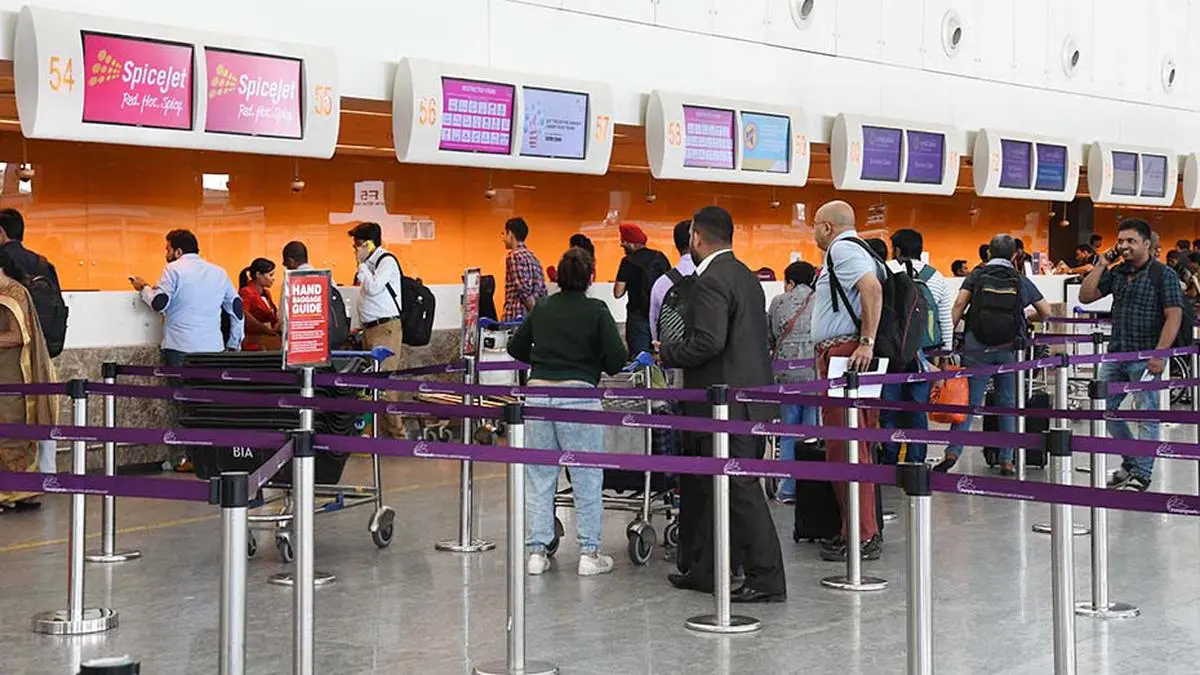 Poor in-flight service biggest grouse of Indian flyers: Survey
