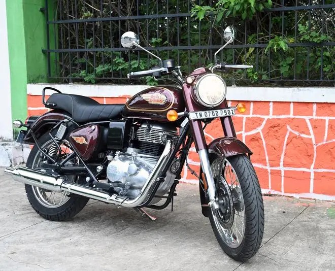 The UCE mill of the previous Bullet has been replaced by the new J-Series 349cc engine, which is already being offered in three RE motorcycles including the Classic, the Meteor, and the Hunter. The UCE mill of the previous Bullet has been replaced by the new J-Series 349cc engine, which is already being offered in three RE motorcycles including the Classic, the Meteor, and the Hunter.