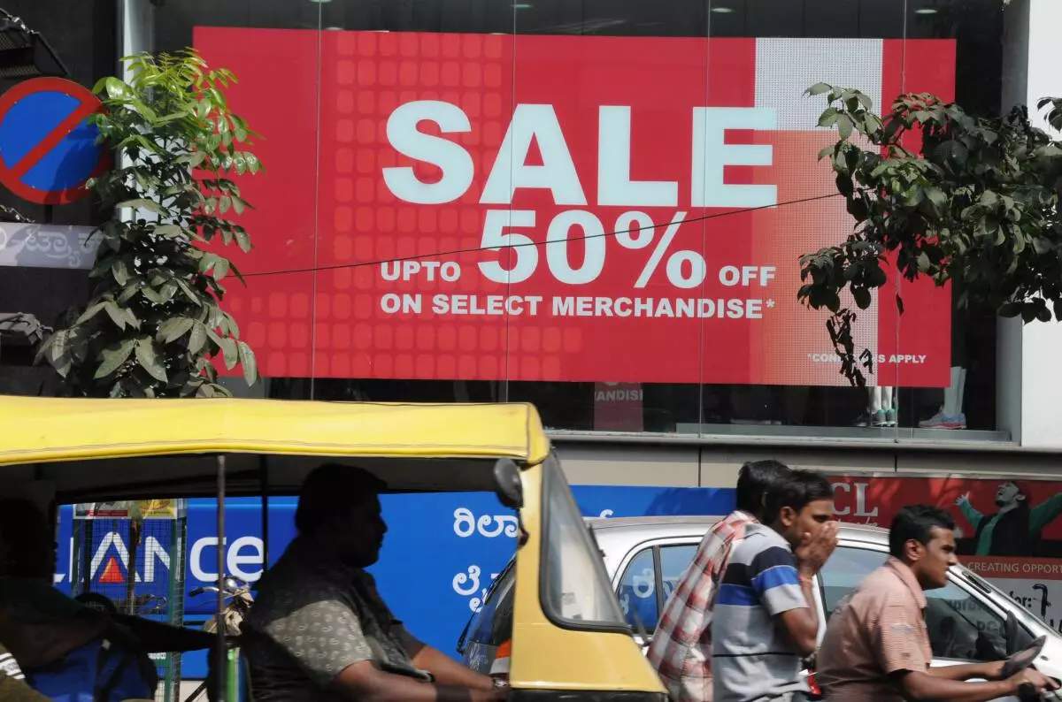 End of season sale arrives early for apparel retailers on muted demand -  The Hindu BusinessLine