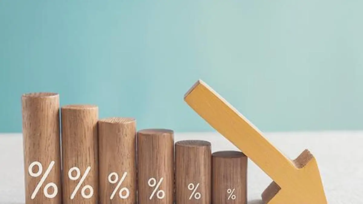 Wall Street drops again to close its 5th straight losing week, worst since Iran war