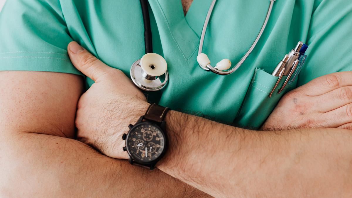 Fortis Healthcare Q4 PAT surges 44.2% to ₹271.2 cr; FY26 revenue up 17%