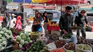  As per the WPI data, food articles saw a deflation of 0.86 per cent in April from an inflation of 1.57 per cent in March, with vegetables seeing a sharp drop. 