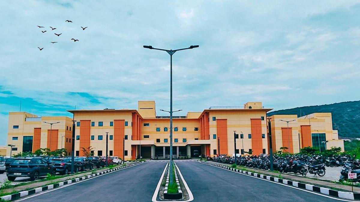 ICICI Bank commits ₹550 crore to Tata Memorial Centre to expand cancer care in Visakhapatnam