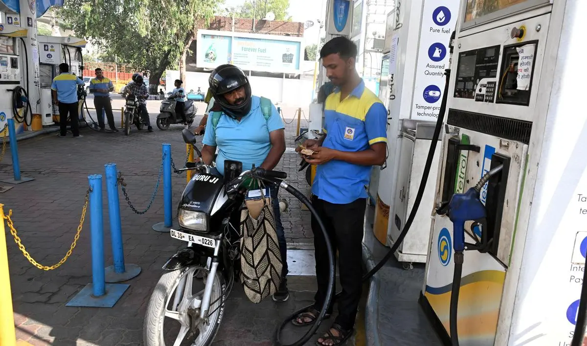 thehindubusinessline.com - Fuel price hikes may push India's retail inflation to 5% by June