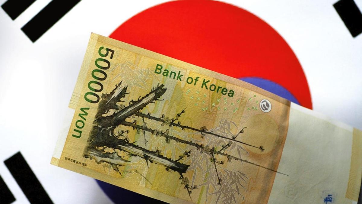 South Korean shares tumble, won hits 17-year low on West Asia conflict