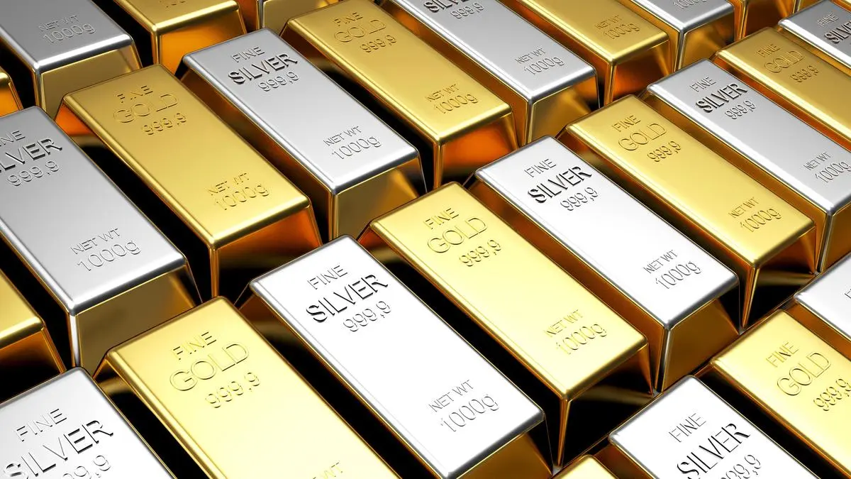Gold, silver listless