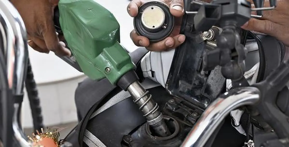 thehindubusinessline.com - Retail fuel price hike 'inevitable' if global oil pressures persist: BPCL's Director HR