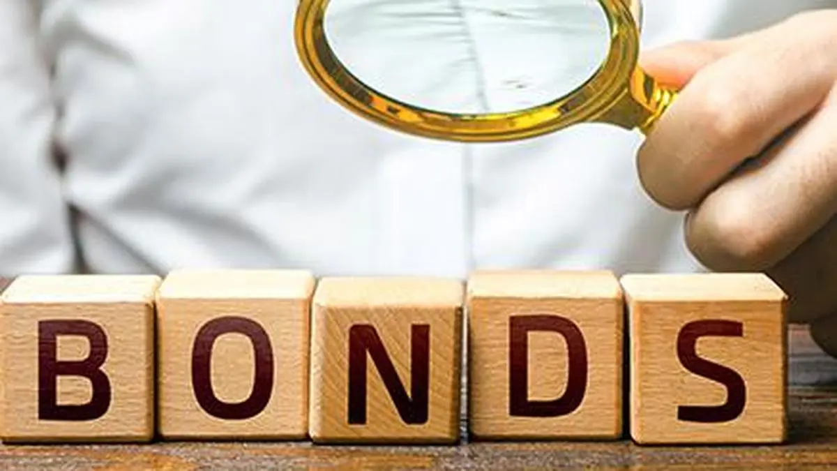 Bonds slip ahead of auction on fuel hike, US debt rout