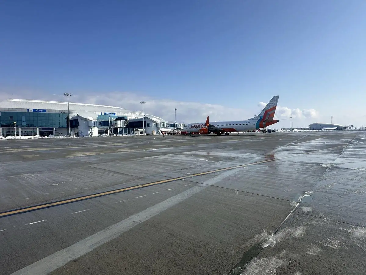 thehindubusinessline.com - Srinagar Airport curbs hours amid upgrade, tourism stakeholders flag concerns