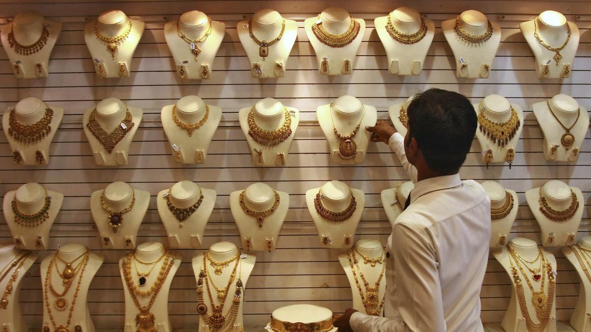 PC Jeweller plans on debt conversion, board resolutions 