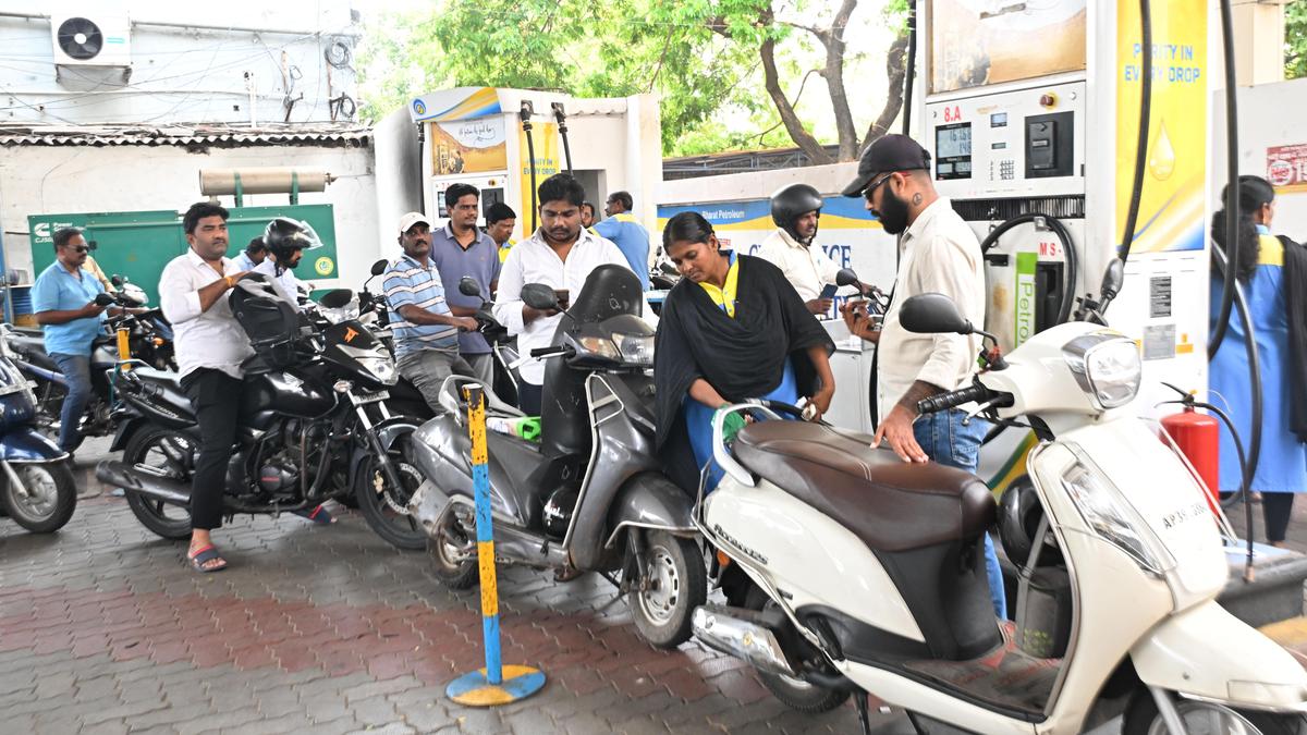 Par panel members grill oil ministry officials over 'shortage' of petrol, LPG
