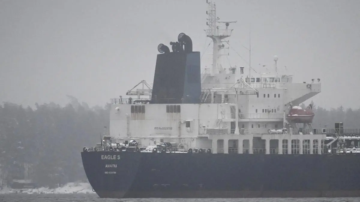 Tanker carrying Russian crude diverts from Nayara's Vadinar port towards Mundra in India, data shows