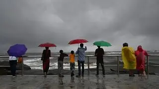 People enjoy rain at Fort Kochi beach on May 29, 2024. The southwest monsoon, responsible for 75% of India’s annual rainfall, arrived on the mainland a day earlier than the India Meteorological Department’s prediction. People enjoy rain at Fort Kochi beach on May 29, 2024. The southwest monsoon, responsible for 75% of India’s annual rainfall, arrived on the mainland a day earlier than the India Meteorological Department’s prediction.