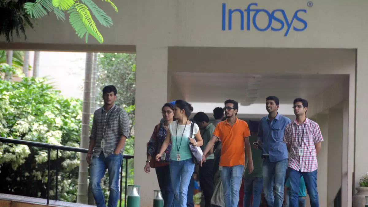 infosys-rolls-out-80-variable-pay-in-q1-india-daily-mail