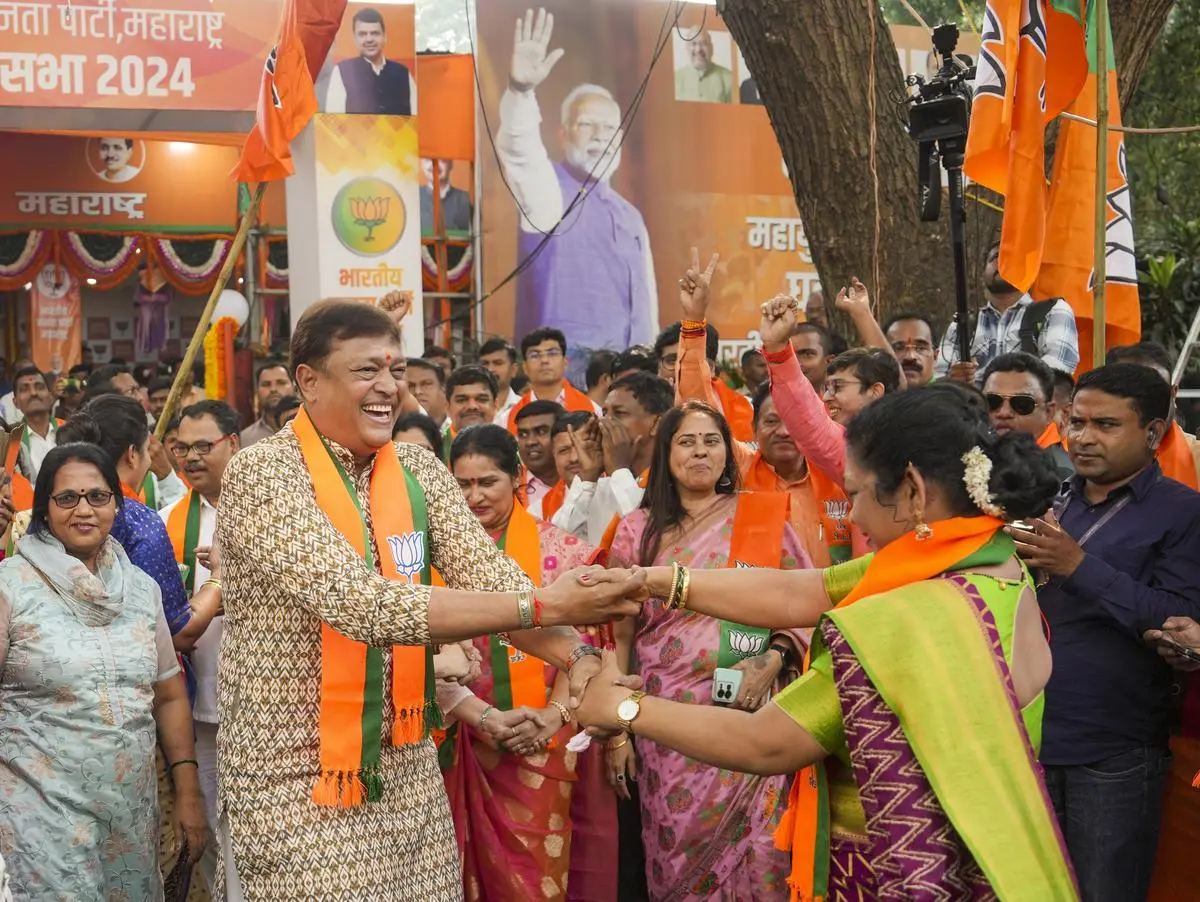 Maharashtra, Jharkhand Election Results 2024 Live: BJP leads with 131 seats, Shiv Sena 55, NCP 41, Congress 17; JMM's Soren poised for strong comeback 