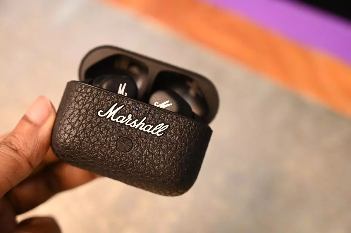 Marshall Motif ANC True Wireless Headphones - istore