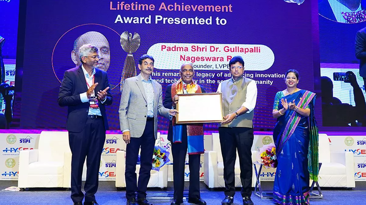 GN Rao, Ashok Jhunjhunwala receive HYSEA Lifetime Achievement Awards