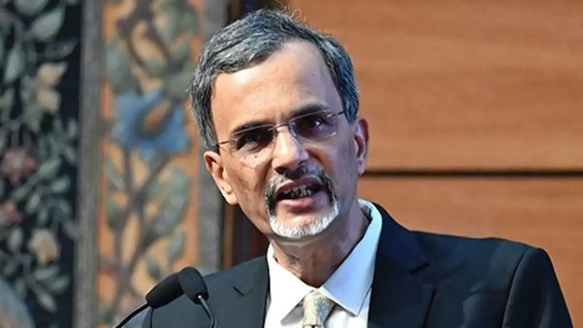Chief Economic Advisor Warns Global Economy Is Fragile