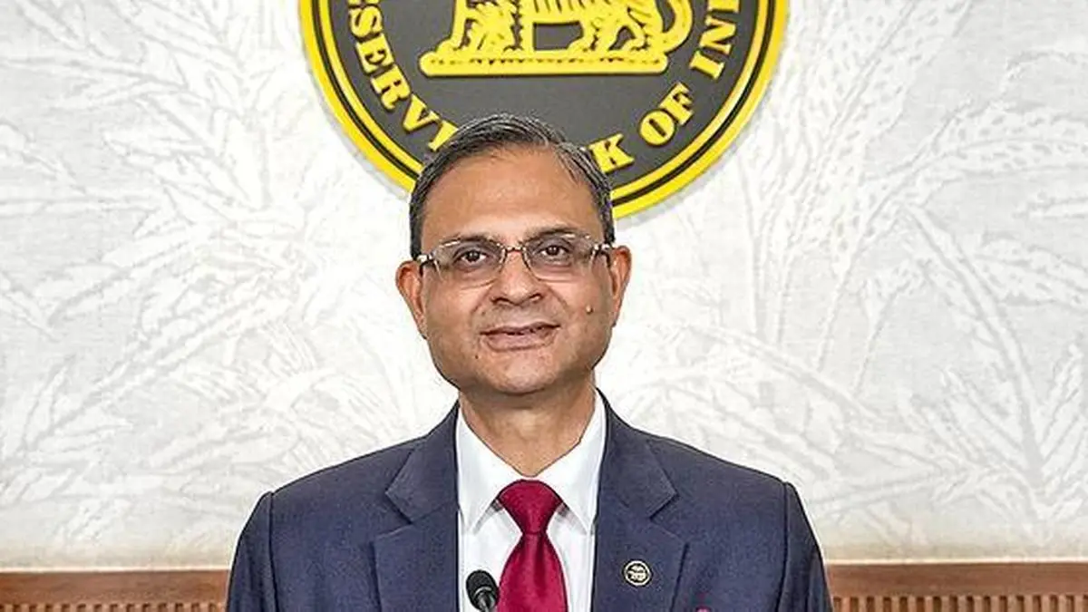 RBI Governor sees fuel price hike if crude oil stays high