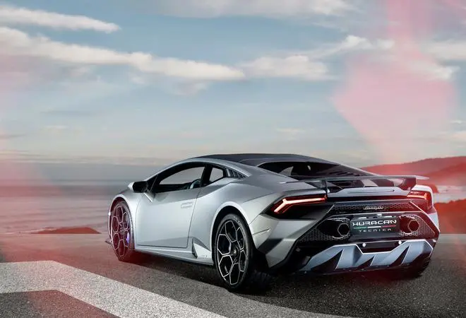 The reshape of the rear, including a new vertical rear glass window gives improved visibility The reshape of the rear, including a new vertical rear glass window gives improved visibility