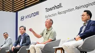 (third from left) Executive Chair Euisun Chung of Hyundai Motor Group addressed a town hall meeting at the new Hyundai Motor India Headquarters Delhi office, located in Gurugram. (third from left) Executive Chair Euisun Chung of Hyundai Motor Group addressed a town hall meeting at the new Hyundai Motor India Headquarters Delhi office, located in Gurugram.