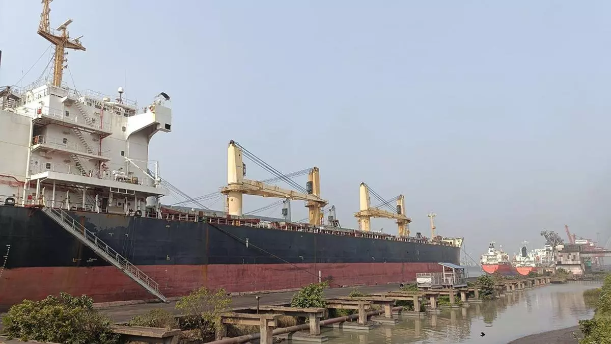 Kolkata port launches new container vessel service connecting Haldia ...