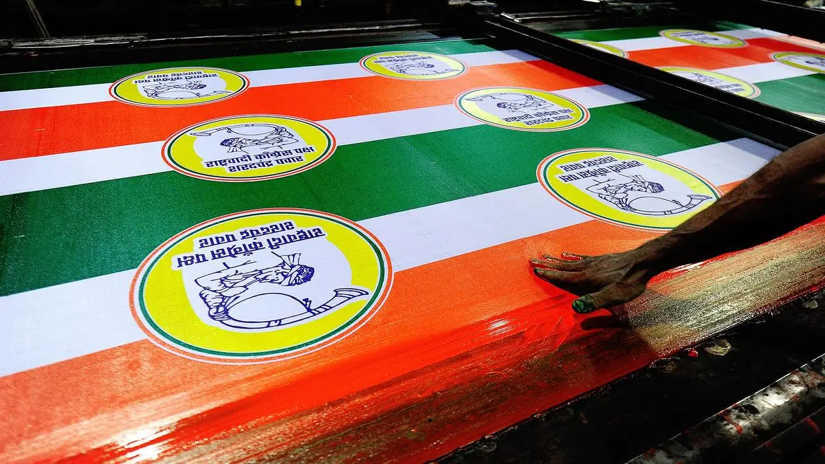 BJP eyes Gujarat sweep as Cong-AAP alliance seeks a toehold - The ...