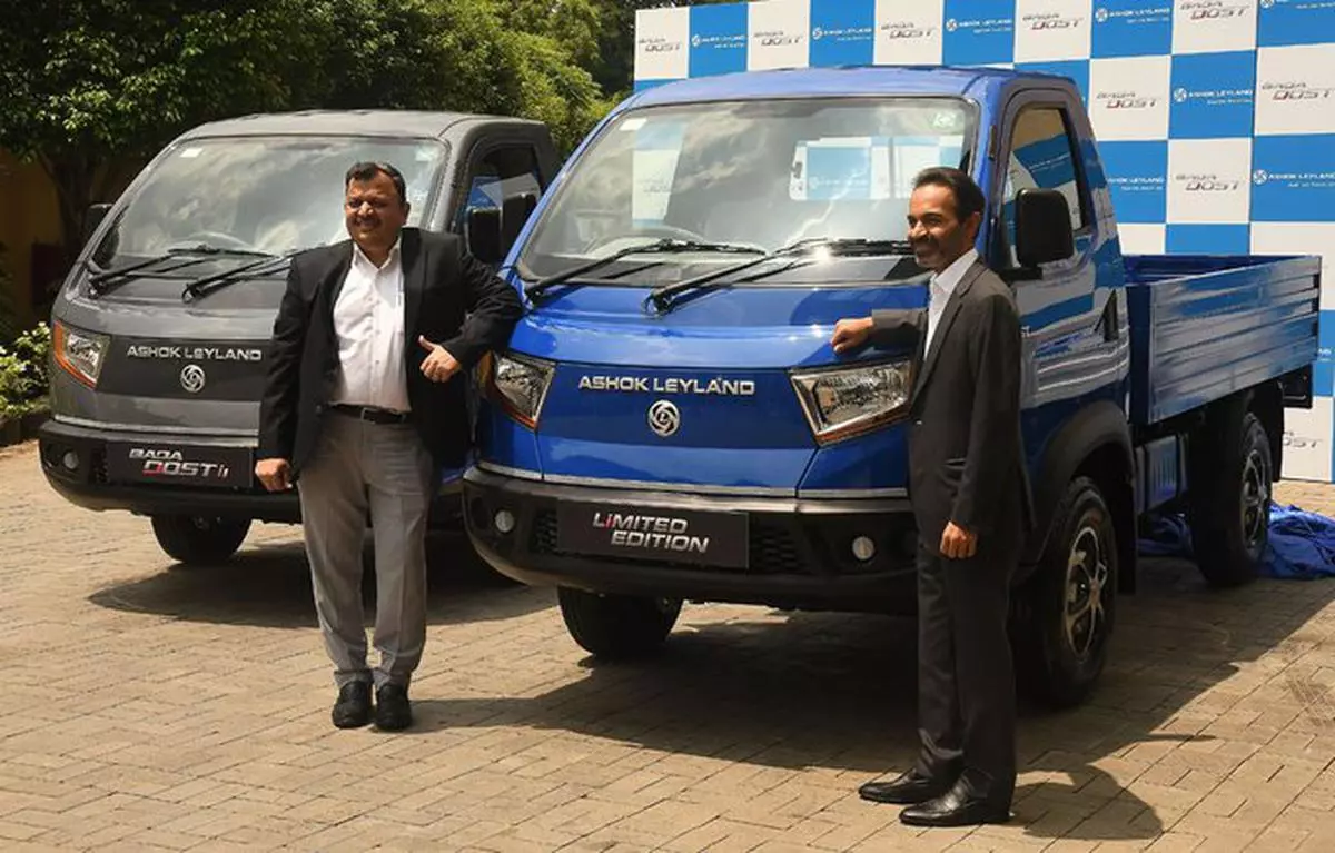  Dheeraj Hinduja (right), Executive Chairman, Ashok Leyland, and Rajat Gupta, Head, LCV, at the launch of  Bada Dost i1, i2  and the Limited Edition LCV range in Chennai.