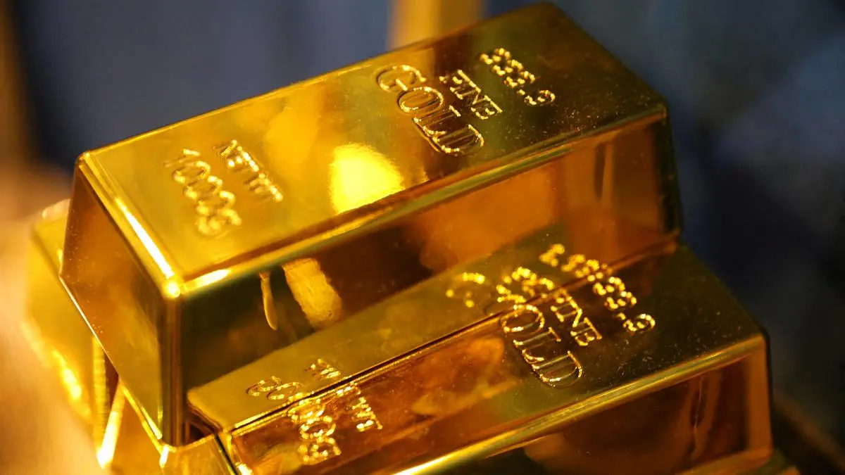 Gold prices surge above ,000 on weaker dollar, Fed’s stance