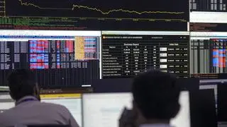 On the BSE, Studds Accessories stock opened at ₹570, reflecting a 2.5% discount.