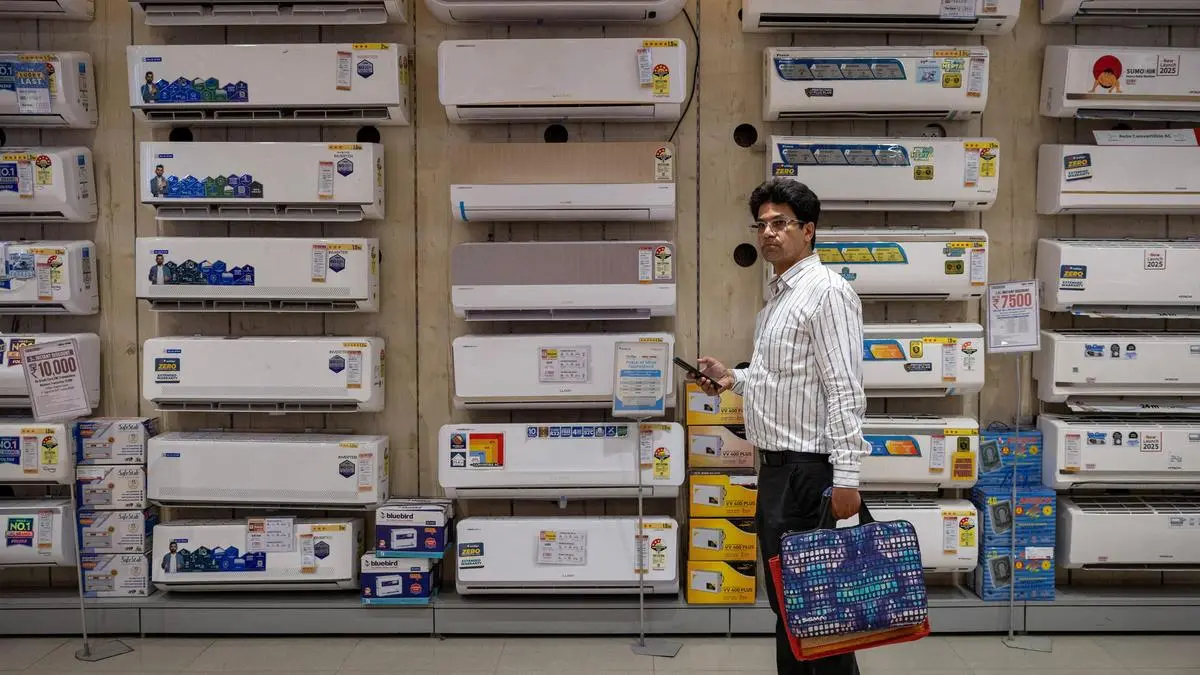 Weather delays summer sales, industry bets on late surge