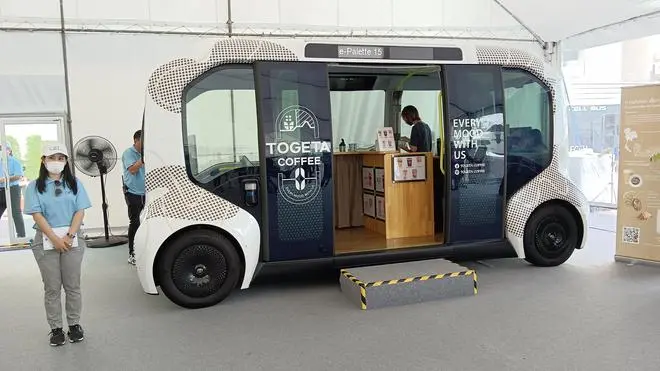 The Toyota e-Palette. It is a BEV model with a cruising range of over 150 km The Toyota e-Palette. It is a BEV model with a cruising range of over 150 km