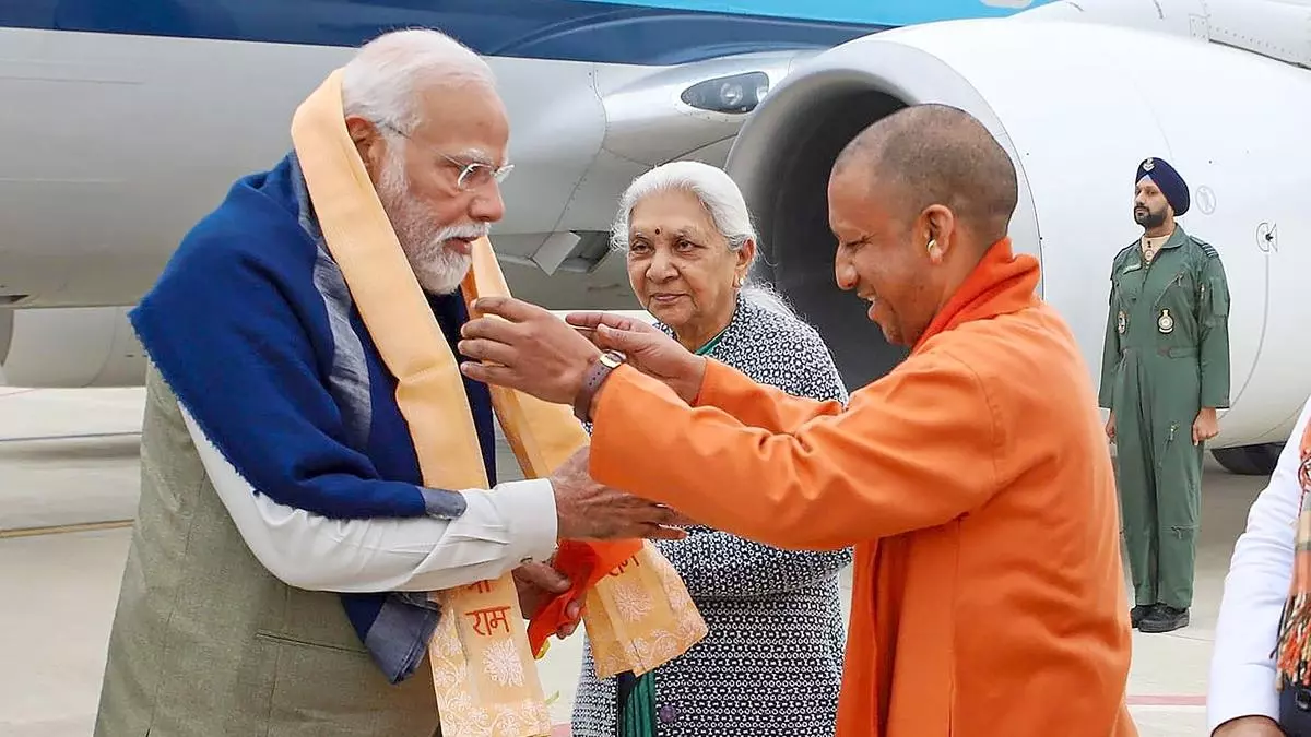 PM Modi welcomed by vibrant tapestry of Indian folk art in Ayodhya ...