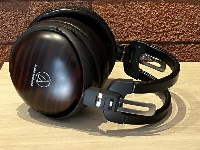 Audio Technica ATH-AWKT (Kokutan) Audio Technica ATH-AWKT (Kokutan)