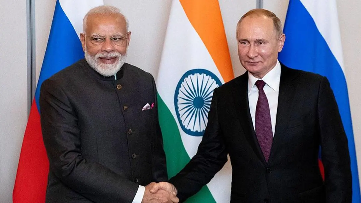 Russia’s Putin seeks to boost energy, defence exports with India visit