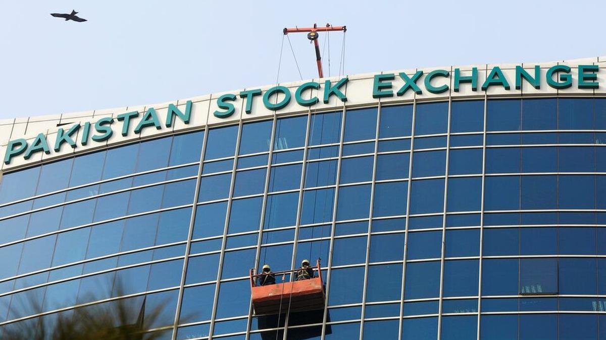 Pakistan Stock Exchange plunges 5,000 points after US-Iran talks fail