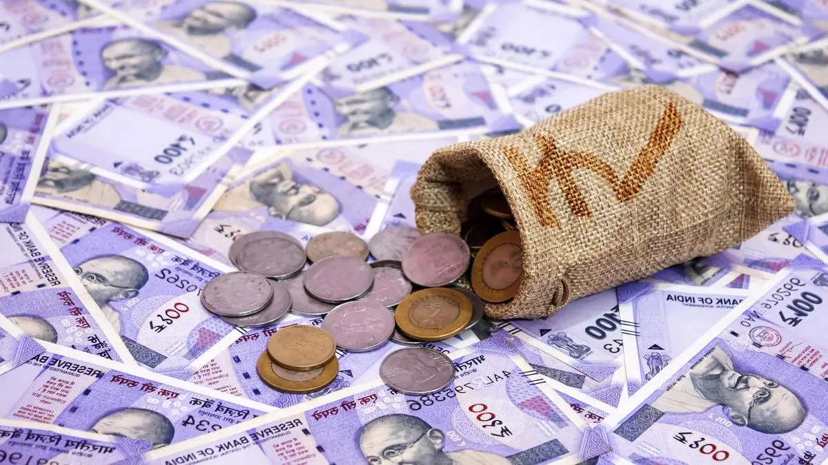 Rupee falls 11 paise to 94.95 against US dollar in early trade