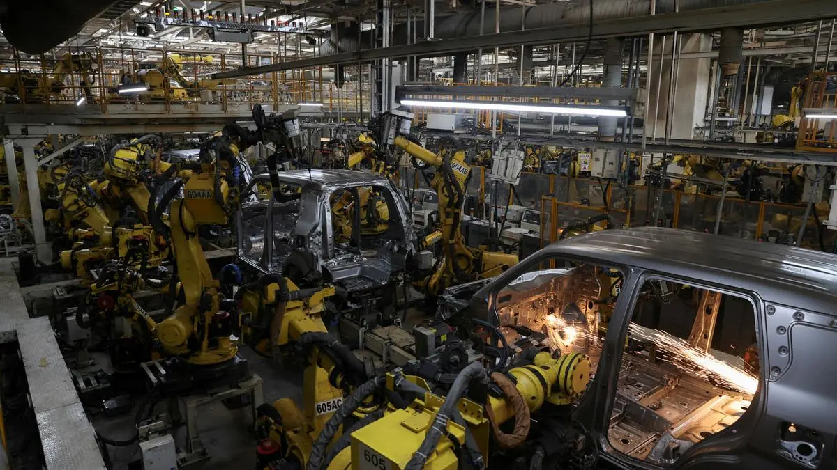 Auto industry cheers RBI rate cut amid rare earth magnet crisis