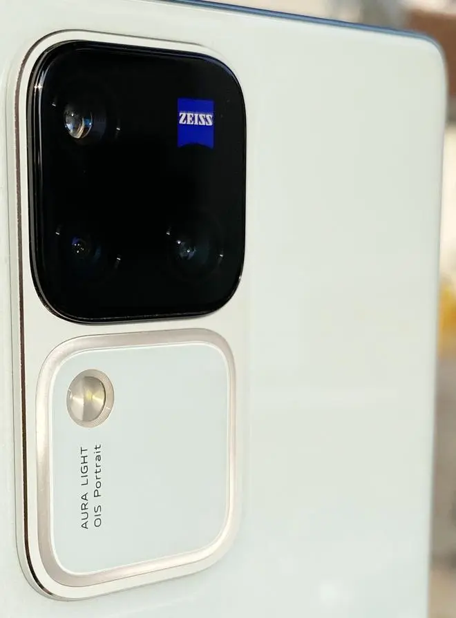 Vivo V30 Pro Vivo V30 Pro